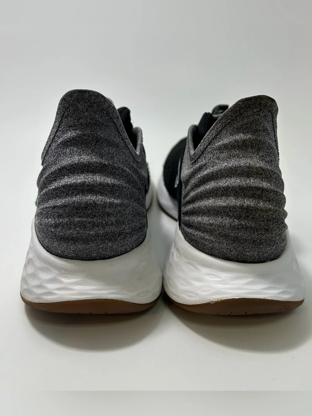 New Balance Fresh Foam ROAV V1 Men's 10.5 Running Shoes Hiking Sneakers Thick